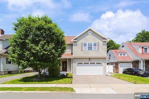 17 Fairmount Ave, Maywood, NJ, 07607-1605 | Card Image