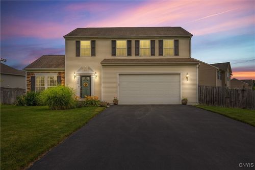 300 Bialek Way, Chittenango, NY, 13037-1431 | Card Image