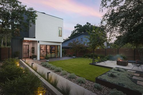 1911 10th St, Austin, TX, 78702-3407 | Card Image