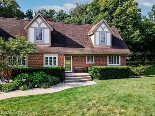 454 Lesdale Dr, Troy, MI, 48085-1563 | Card Image