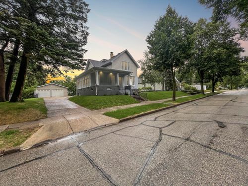 514 Park Ave, Sheboygan, WI, 53081-2870 | Card Image