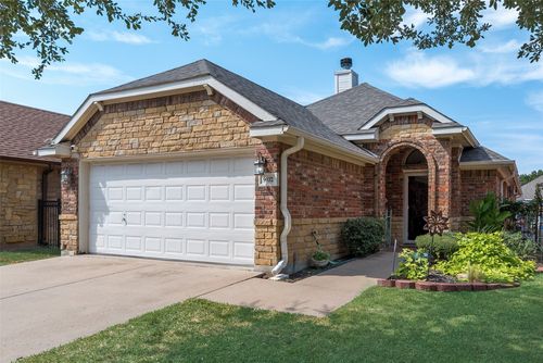9032 Racquet Club Dr, Fort Worth, TX, 76120-2842 | Card Image