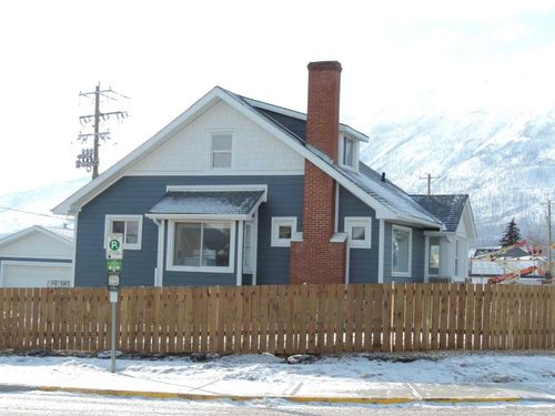 701 Geikie St, Jasper, AB, T0E1E0 | Card Image