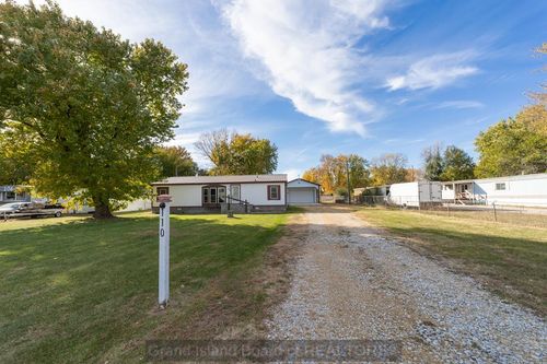 110 Russell Rd, Grand Island, NE, 68801-9353 | Card Image