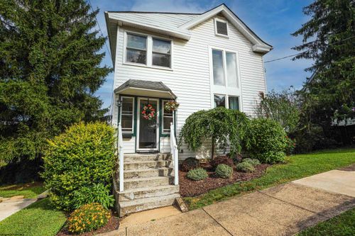 521 Center St, Morgantown, WV, 26505-4704 | Card Image