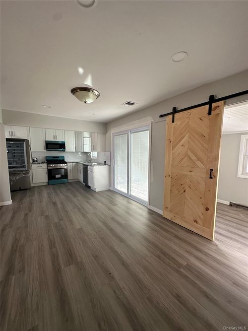 16 Blythe Rd, Ronkonkoma, NY, 11779-3014 | Card Image