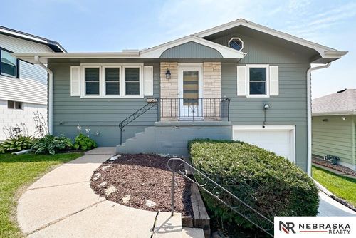 6221 Oak St, Omaha, NE, 68106-2933 | Card Image