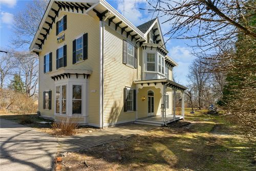 81 Old North Rd, Kingston, RI, 02881-1414 | Card Image