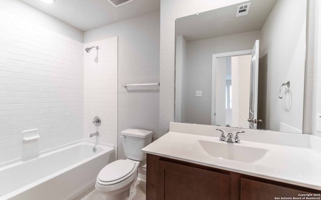 308 Angus Dr, House other with 4 bedrooms, 3 bathrooms and null parking in Seguin TX | Image 14