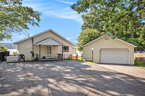 12118 N Sherman Lake Dr, Augusta, MI, 49012-9719 | Card Image