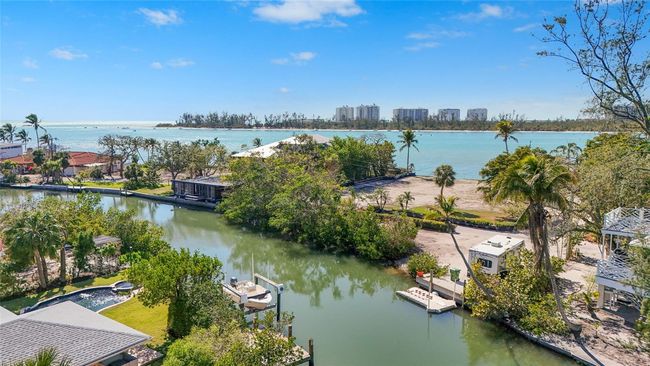 111 Faubel St, House other with 3 bedrooms, 3 bathrooms and null parking in Siesta Key FL | Image 16