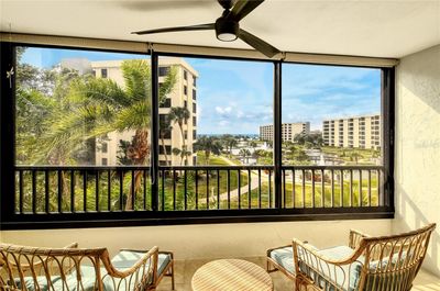 301 - 5770 Midnight Pass Road, Condo with 2 bedrooms, 2 bathrooms and null parking in Sarasota FL | Image 2