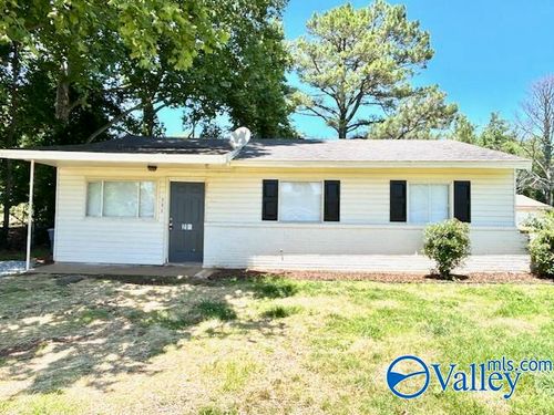 205 Victory Ln Ne, Huntsville, AL, 35811-1430 | Card Image