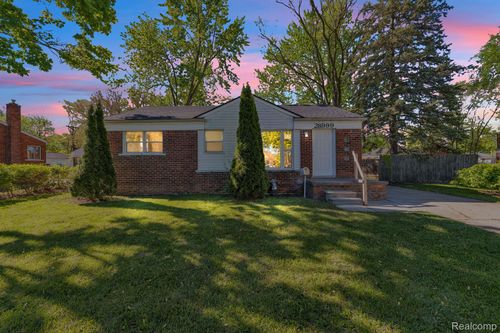 28999 Beechnut St, Inkster, MI, 48141-1109 | Card Image