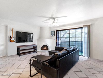 216 - 7557 N Dreamy Draw Drive, Condo with 2 bedrooms, 2 bathrooms and null parking in Phoenix AZ | Image 1