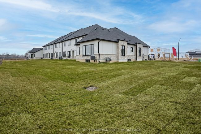 6709 Hayward Dr, House attached with 2 bedrooms, 2 bathrooms and 1 parking in London ON | Image 20