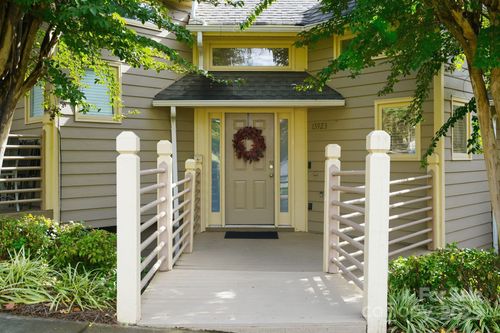 13923 Queens Harbor Rd, Charlotte, NC, 28278-7359 | Card Image