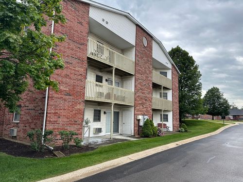 3b-551 Leah Ln, Woodstock, IL, 60098-7194 | Card Image