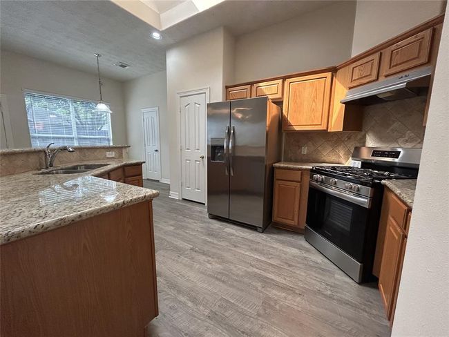 19503 Pinewood Bluff Ln, House other with 3 bedrooms, 2 bathrooms and 2 parking in Humble TX | Image 17