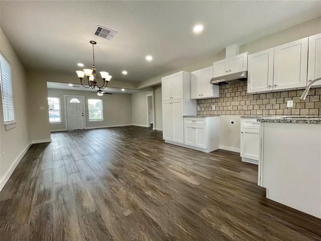 527 W 4 Th St, House other with 5 bedrooms, 3 bathrooms and null parking in Freeport TX | Image 12