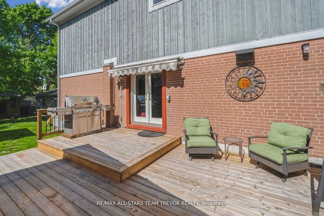 27 Corbett Cres, House other with 3 bedrooms, 4 bathrooms and 5 parking in Aurora ON | Image 38
