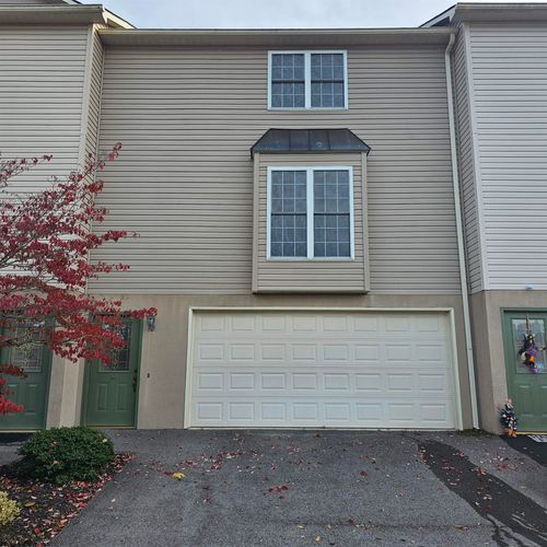 90 Clear Spring Dr, Morgantown, WV, 26508-3201 | Card Image