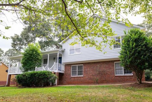 401 Freshman Dr, Lawrenceville, GA, 30044-5435 | Card Image