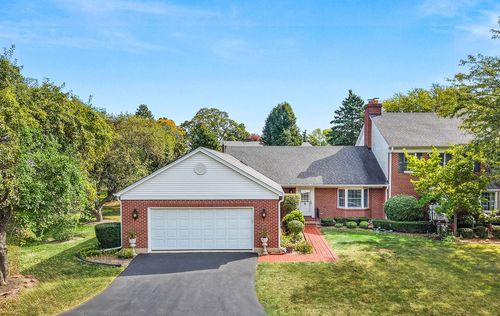 7 Douglas Dr, Sugar Grove, IL, 60554-9169 | Card Image