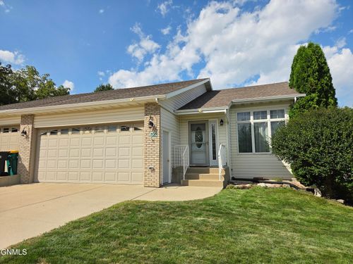 822 Interstate Avenue W, Bismarck, ND, 58503 | Card Image