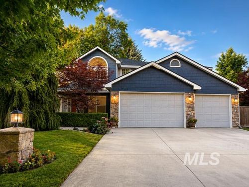 731 E Ridge Dr, Eagle, ID, 83616-6905 | Card Image