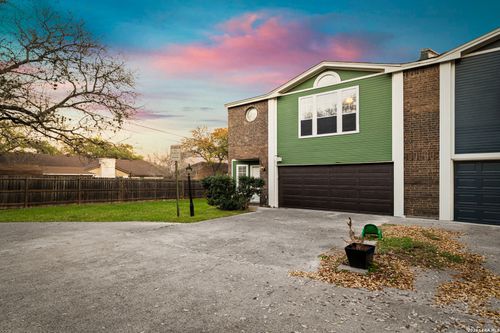 16710 Henderson Pass, San Antonio, TX, 78232-3236 | Card Image