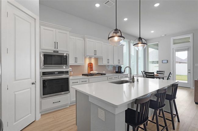 5122 Walnut Grove Ln, House other with 4 bedrooms, 3 bathrooms and 2 parking in Manvel TX | Image 7