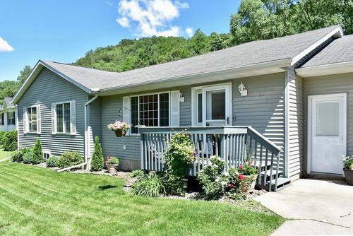 8830 E 8th St, Winona, MN, 55987-7635 | Card Image