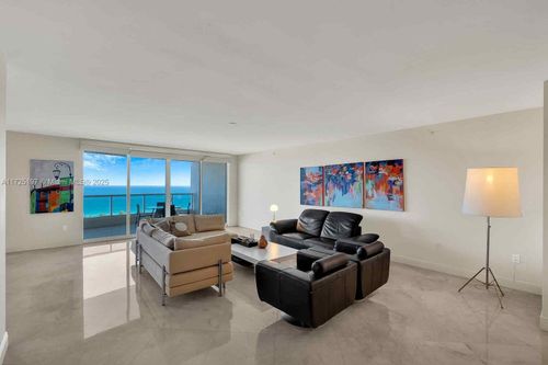 apt-2705-20201 E Country Club Dr, Aventura, FL, 33180-3291 | Card Image