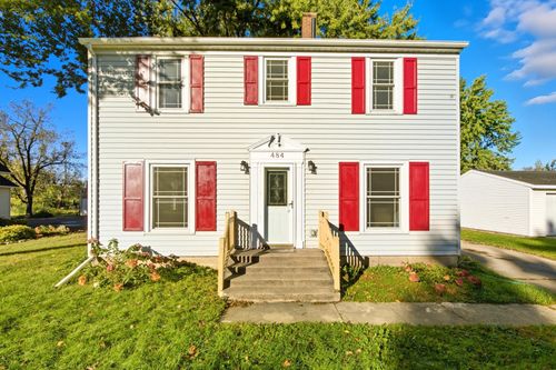 484 State St S, Eden Valley, MN, 55329-4512 | Card Image