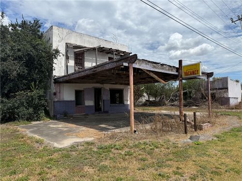 66 N Johnson St, Alice, TX, 78332-4518 | Card Image