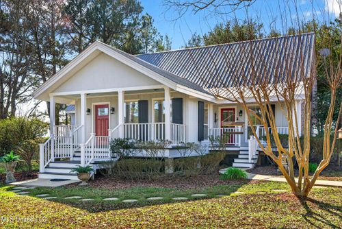96 View Dr, Poplarville, MS, 39470-6295 | Card Image