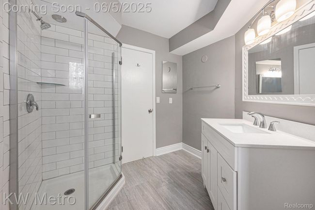 Primary bath | Image 13
