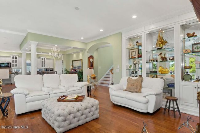 Living Room | Image 47