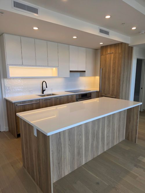 504-8398 Oak Street, Vancouver, BC, V6P0L9 | Card Image