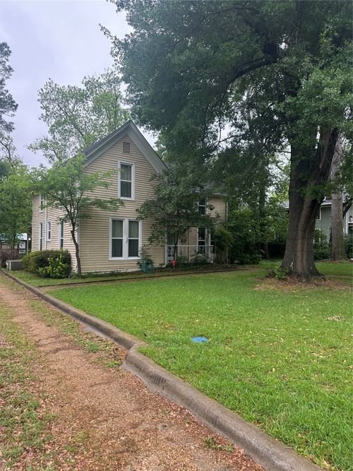 504 1st St, Terrell, TX, 75160-2404 | Card Image