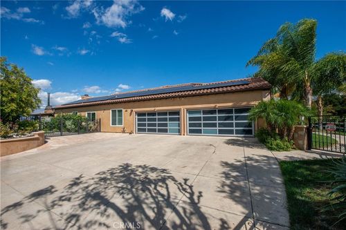 27048 Triumph Ave, Canyon Country, CA, 91387-3975 | Card Image