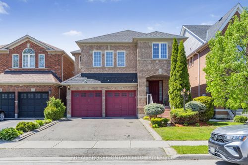 56 Lockheed Cres, Brampton, ON, L7A3G4 | Card Image