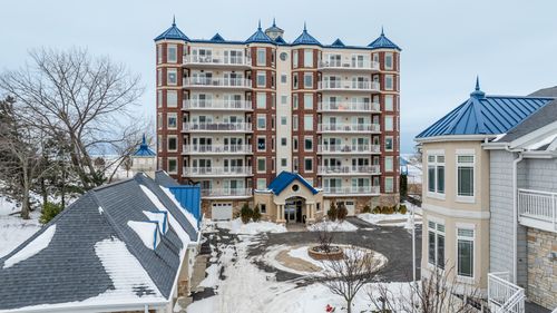 3b-200 Lake St, Saint Joseph, MI, 49085-2057 | Card Image