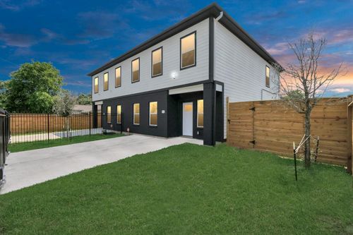 b-8406 Parnell St, Houston, TX, 77051-1242 | Card Image
