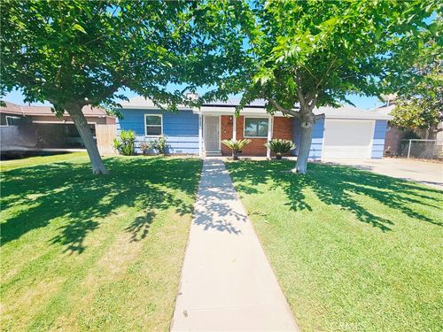 2124 Shamrock Way, Bakersfield, CA, 93304-4339 | Card Image