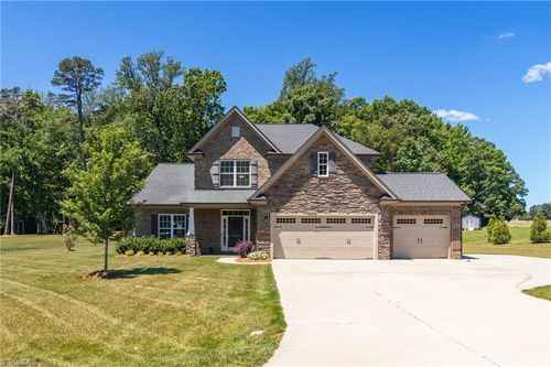 5009 Labella Ct, Kernersville, NC, 27284-0199 | Card Image
