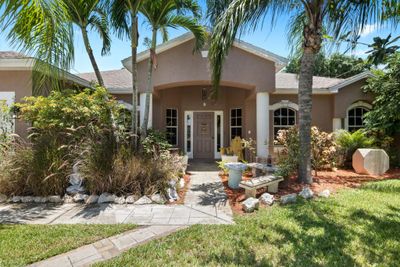 2409 Se Rival Avenue, House other with 4 bedrooms, 2 bathrooms and null parking in Port St Lucie FL | Image 1