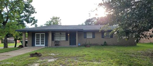506 Harvey Ave, Gulfport, MS, 39503-3715 | Card Image