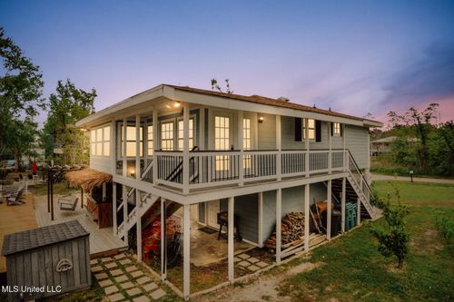 50 Fiber St, Bay Saint Louis, MS, 39520-8944 | Card Image